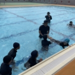 プール学習バタ足.JPG